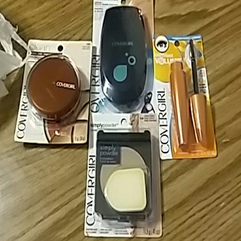 NWT  COVER GIRL MAKEUP